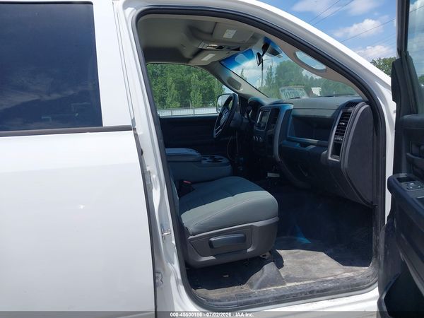 2017 RAM 3500 TRADESMAN  4X4 8' BOX