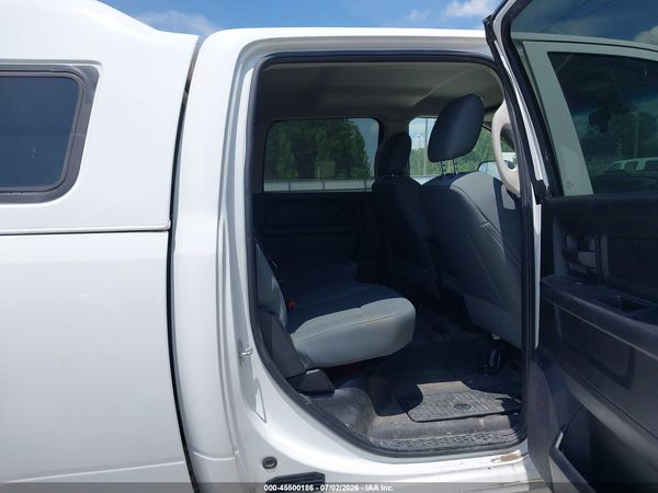2017 RAM 3500 TRADESMAN  4X4 8' BOX