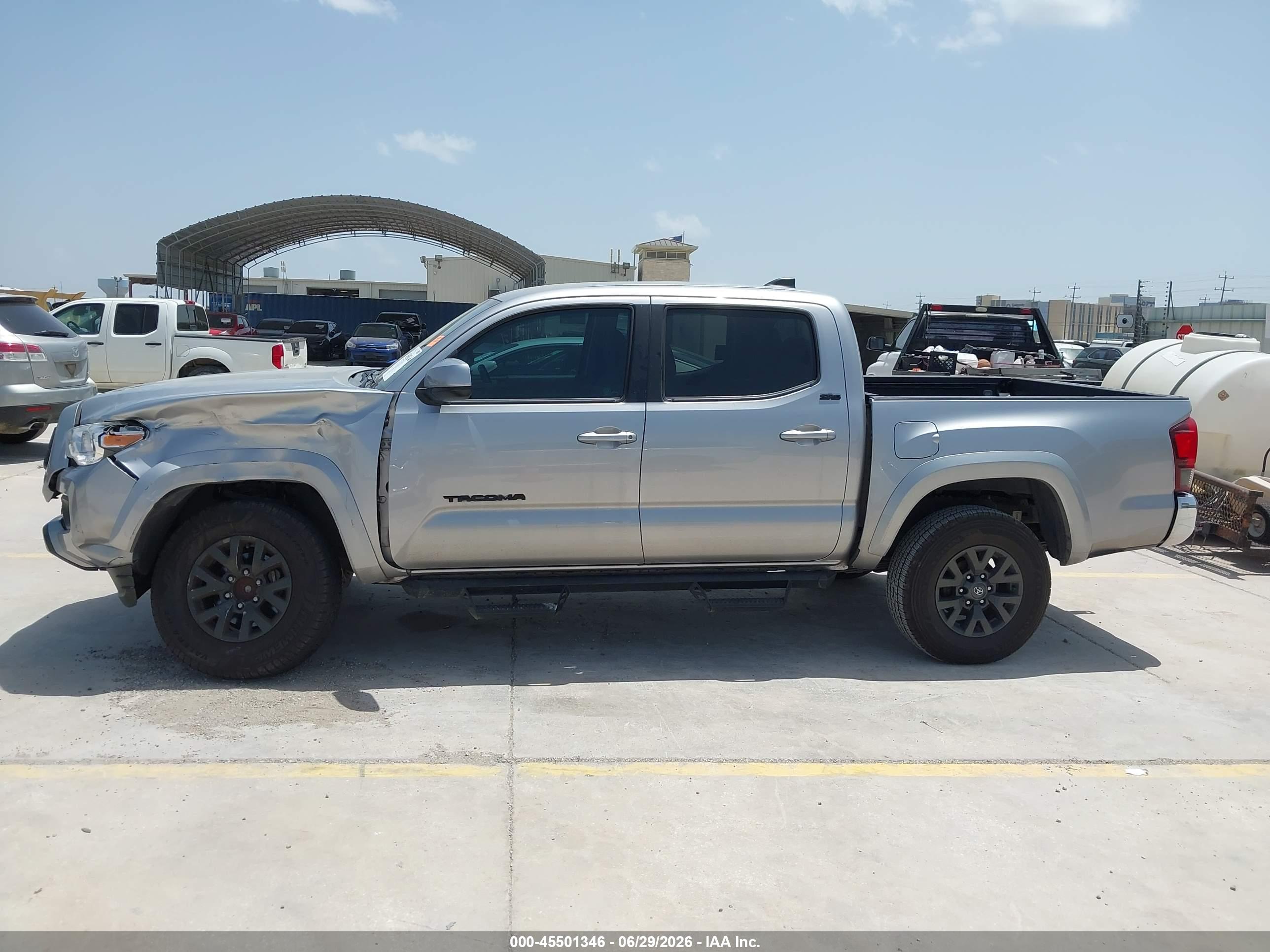 2021 TOYOTA TACOMA SR5 V6