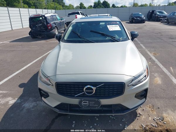 2021 VOLVO S60 T5 MOMENTUM