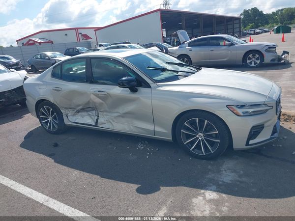 2021 VOLVO S60 T5 MOMENTUM