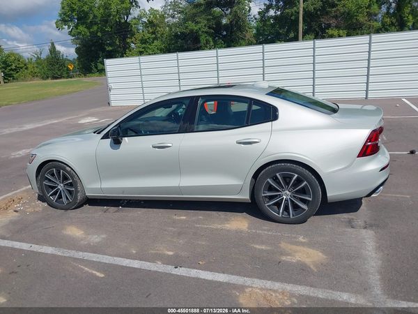 2021 VOLVO S60 T5 MOMENTUM