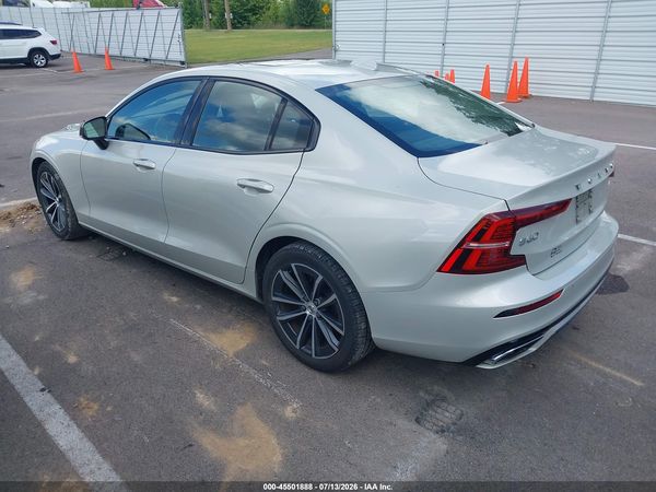 2021 VOLVO S60 T5 MOMENTUM