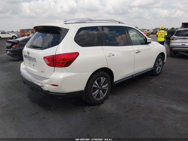 2019 NISSAN PATHFINDER SV