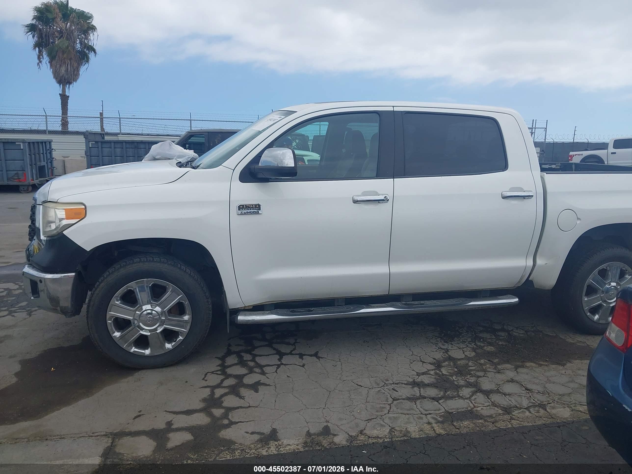 2016 TOYOTA TUNDRA PLATINUM 5.7L V8