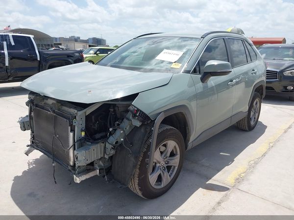 2022 TOYOTA RAV4 XLE