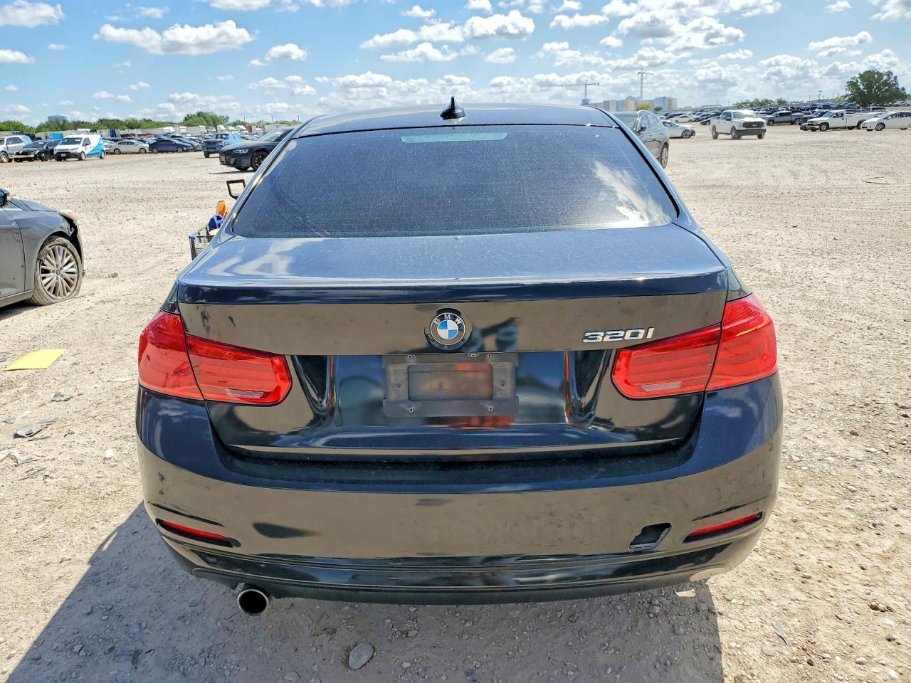 2018 BMW 320