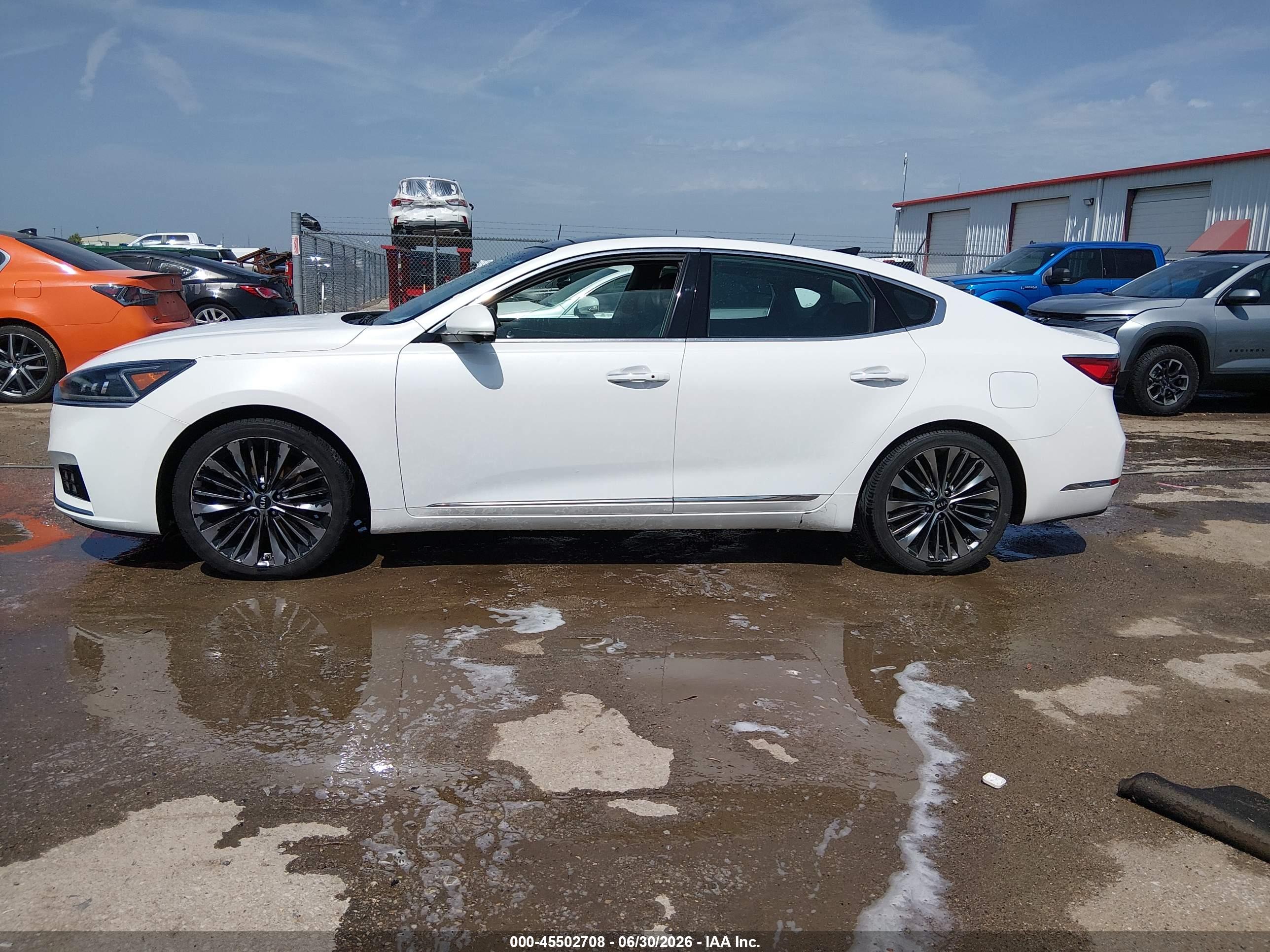 2017 KIA CADENZA LIMITED