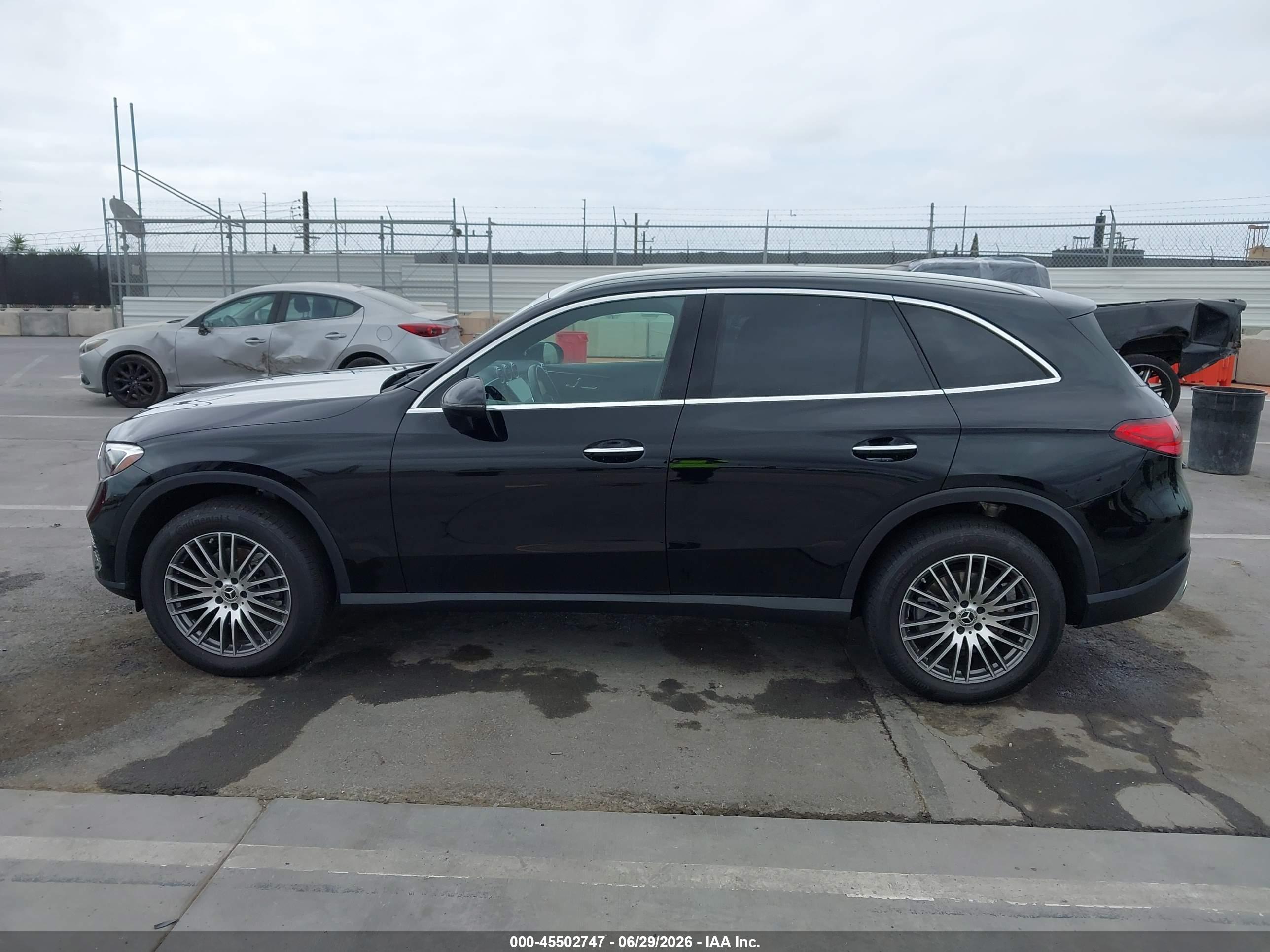 2025 MERCEDES-BENZ GLC 300 SUV