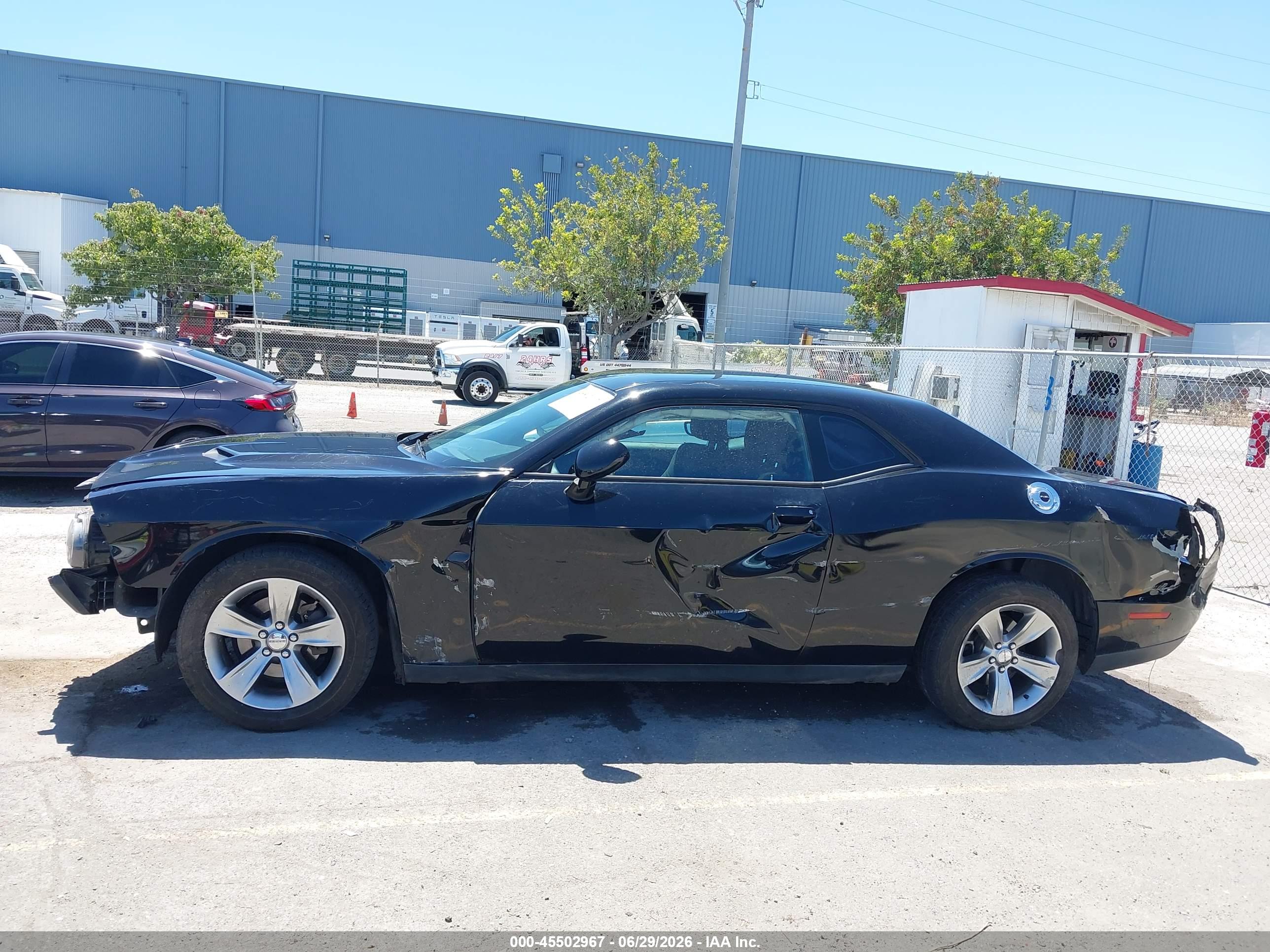 2015 DODGE CHALLENGER SXT