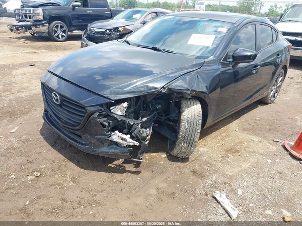 2018 MAZDA MAZDA3 TOURING