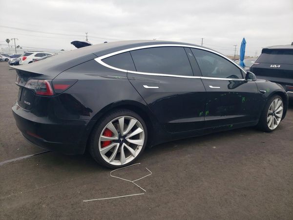2018 TESLA MODEL 3