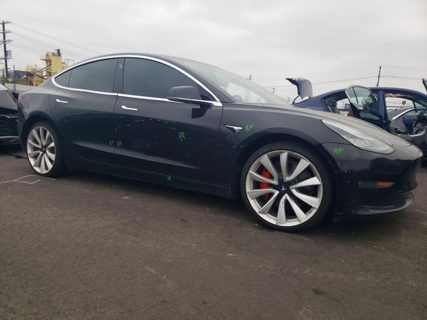 2018 TESLA MODEL 3