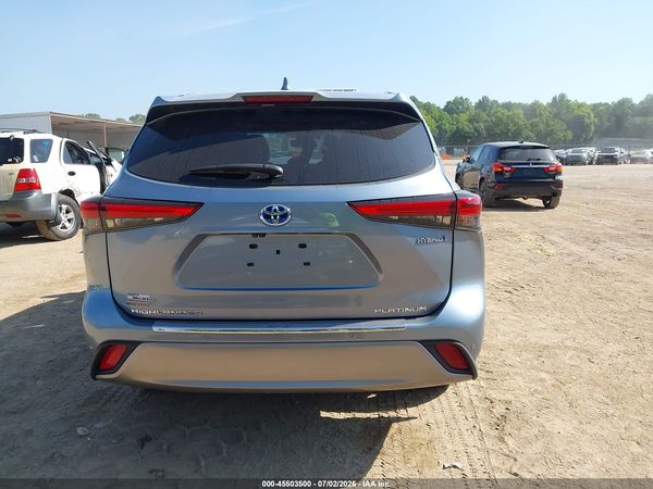 2022 TOYOTA HIGHLANDER HYBRID PLATINUM