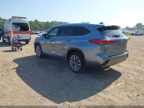 2022 TOYOTA HIGHLANDER HYBRID PLATINUM