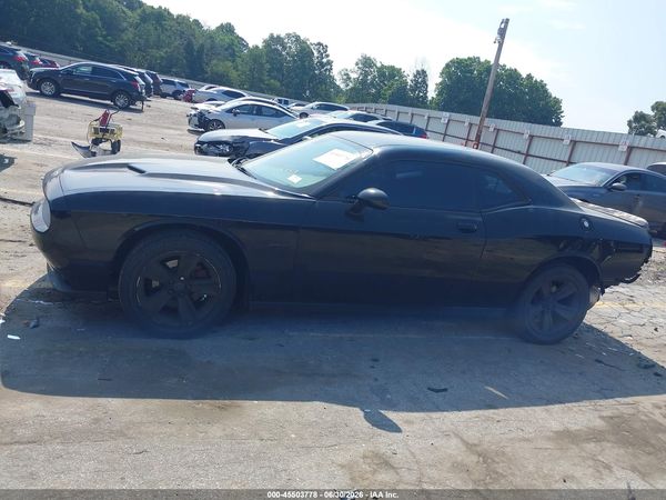 2016 DODGE CHALLENGER SXT