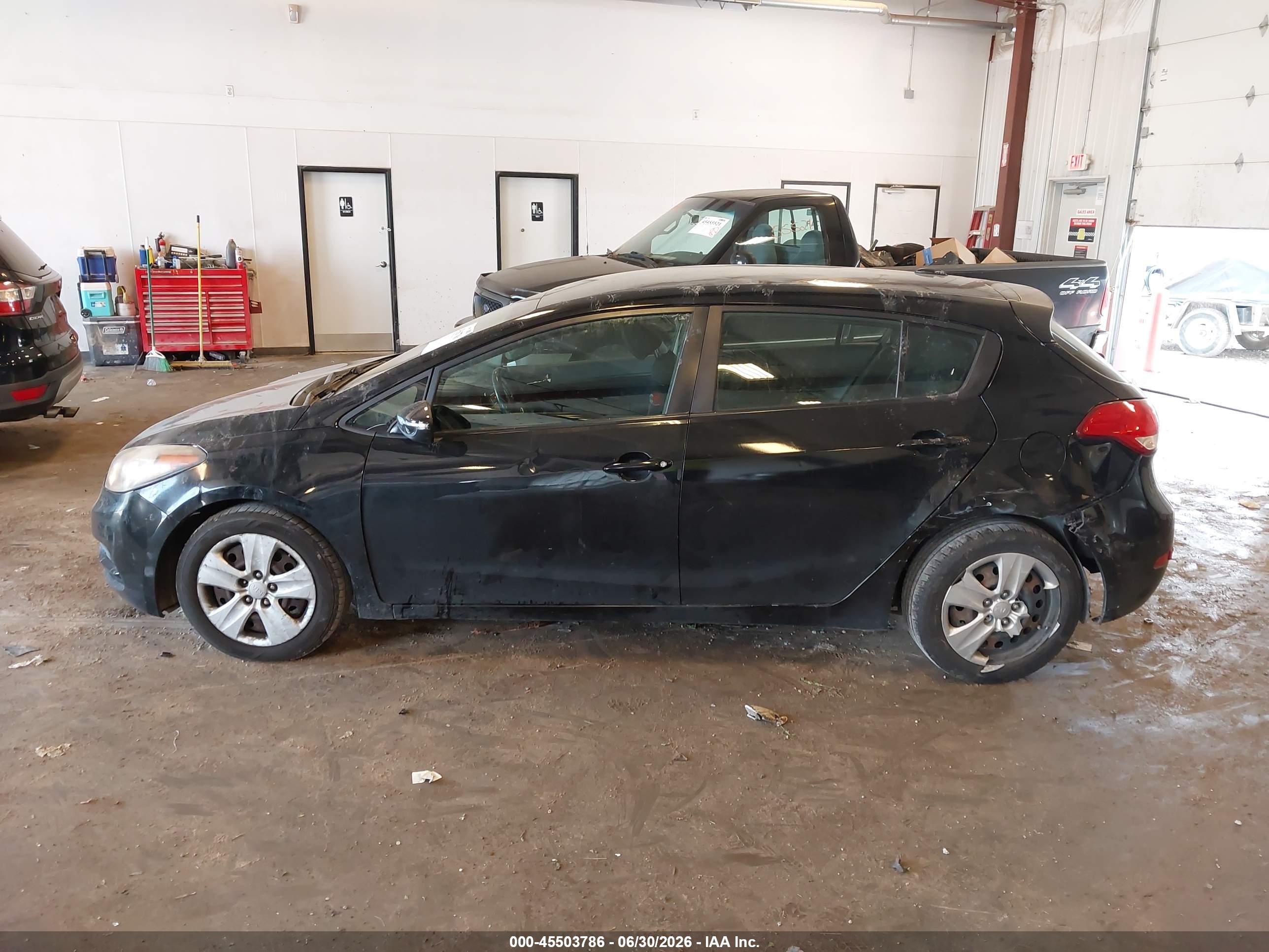 2016 KIA FORTE LX