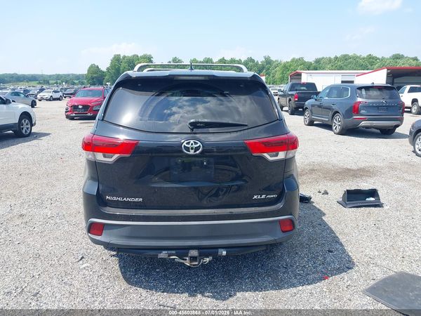 2019 TOYOTA HIGHLANDER XLE