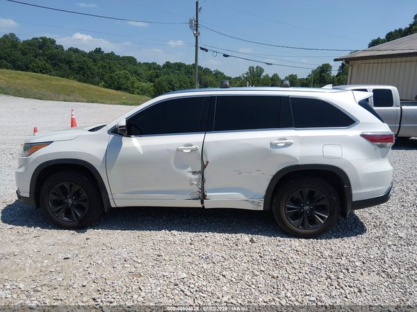 2016 TOYOTA HIGHLANDER XLE V6