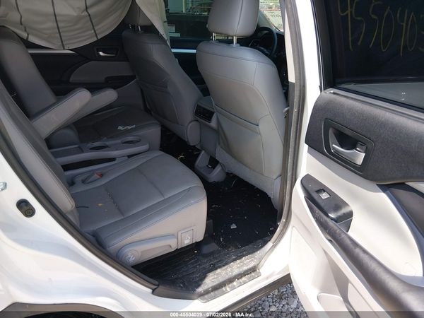 2016 TOYOTA HIGHLANDER XLE V6