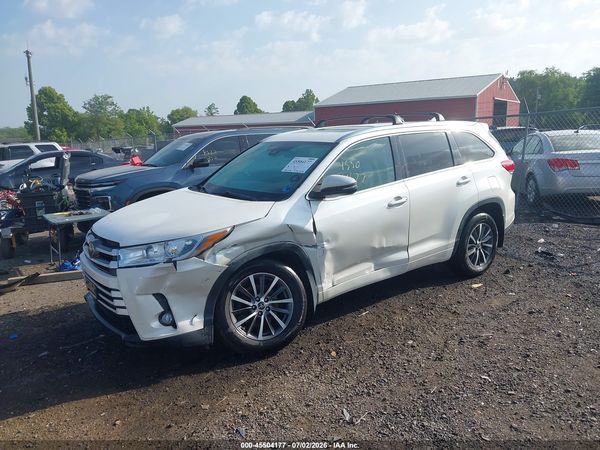 2017 TOYOTA HIGHLANDER XLE