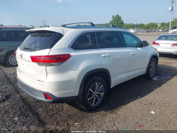 2017 TOYOTA HIGHLANDER XLE