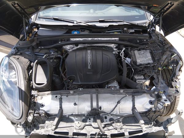 2021 PORSCHE MACAN Base