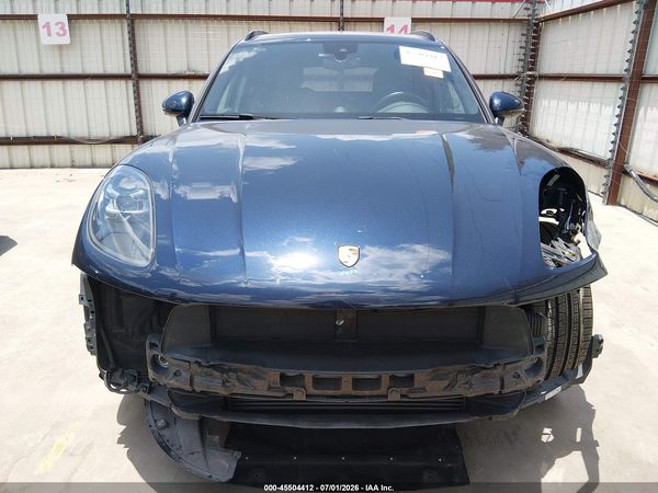 2021 PORSCHE MACAN Base