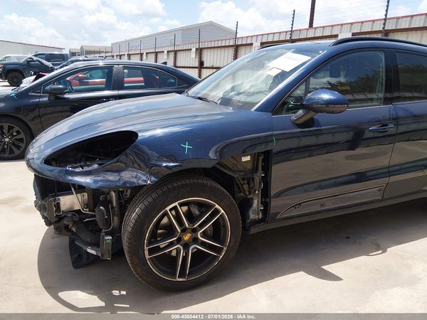 2021 PORSCHE MACAN Base