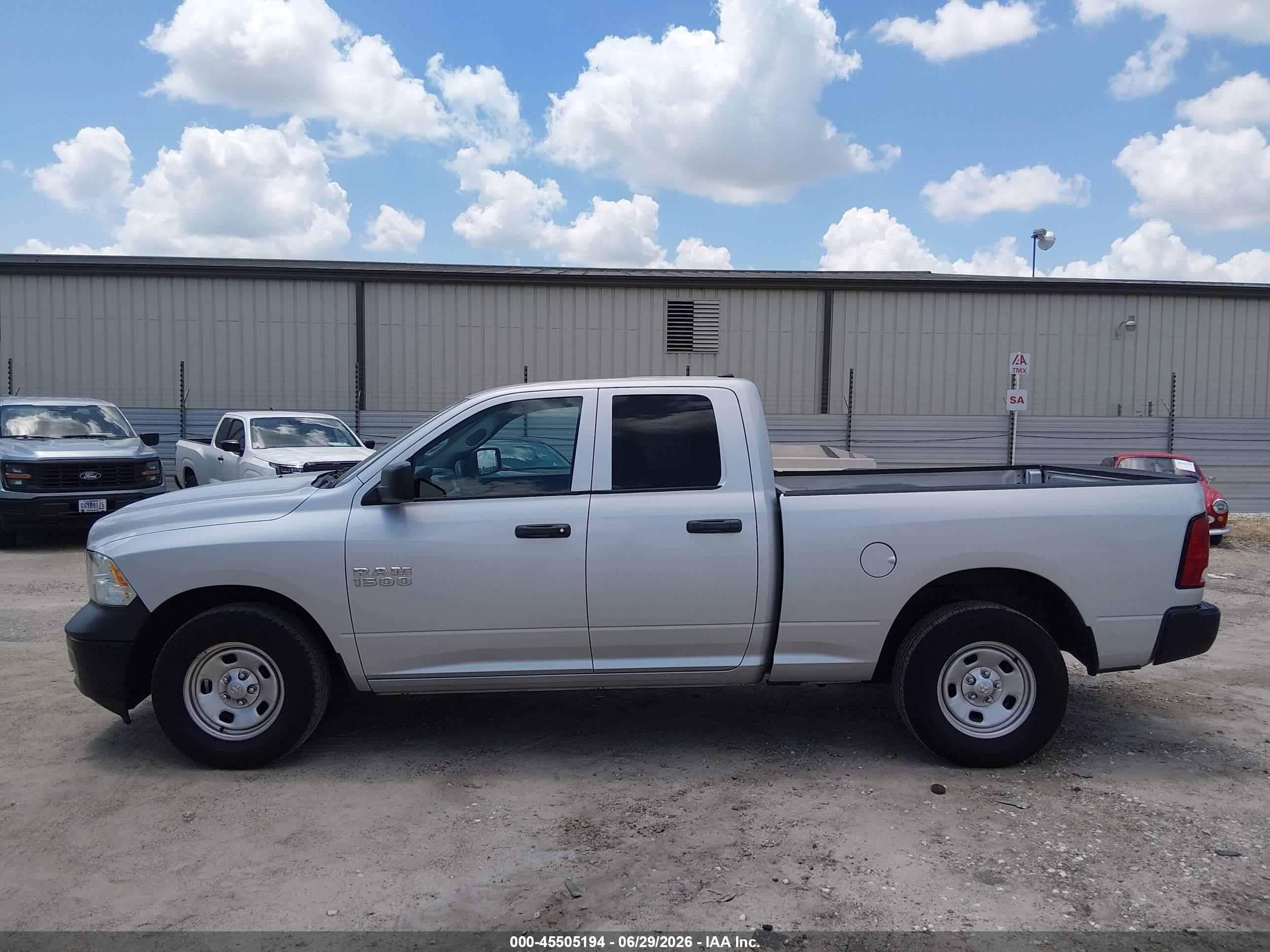 2017 RAM 1500 TRADESMAN  4X2 6'4 BOX