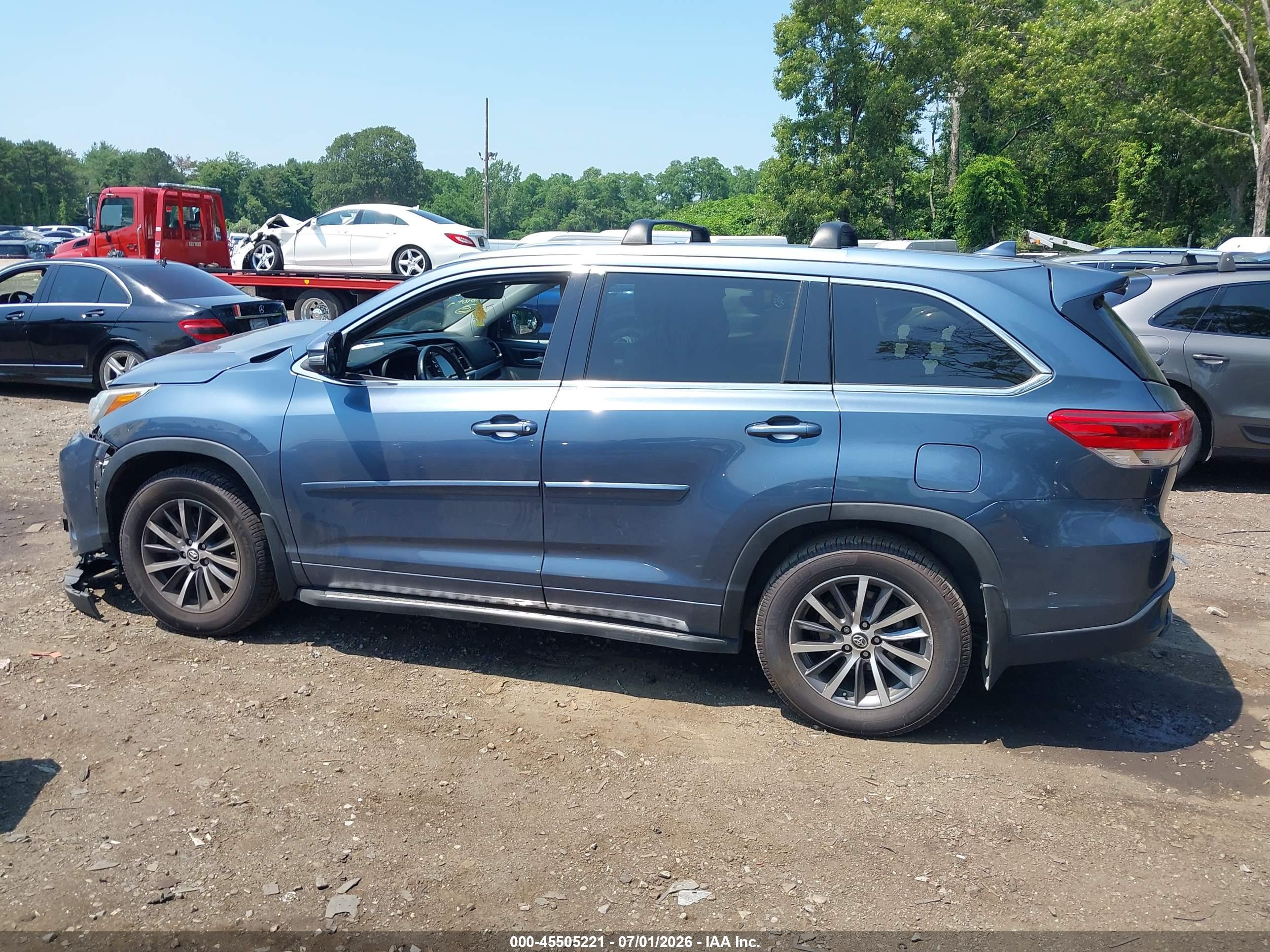 2017 TOYOTA HIGHLANDER XLE