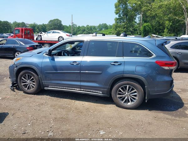 2017 TOYOTA HIGHLANDER XLE