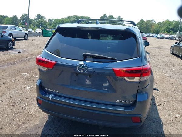 2017 TOYOTA HIGHLANDER XLE