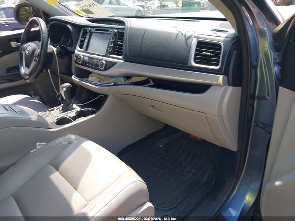 2017 TOYOTA HIGHLANDER XLE