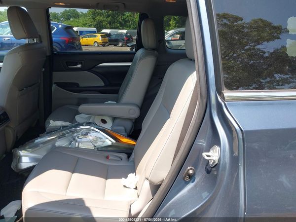 2017 TOYOTA HIGHLANDER XLE