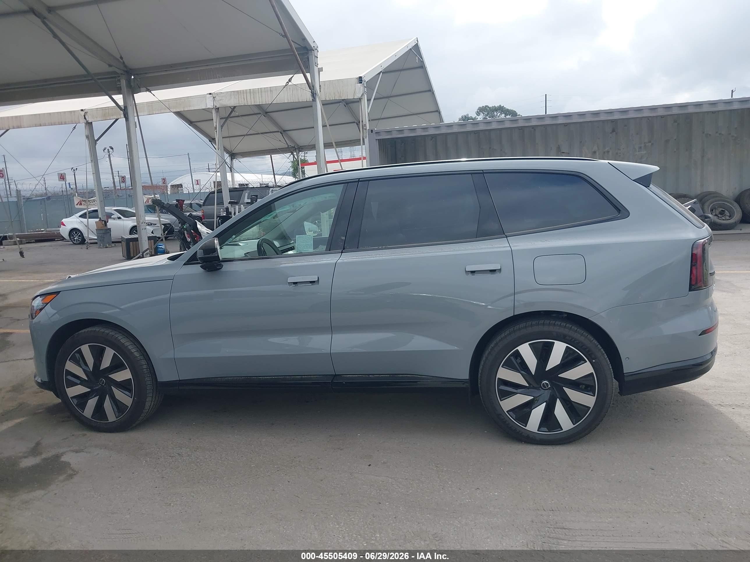 2025 VOLVO EX90