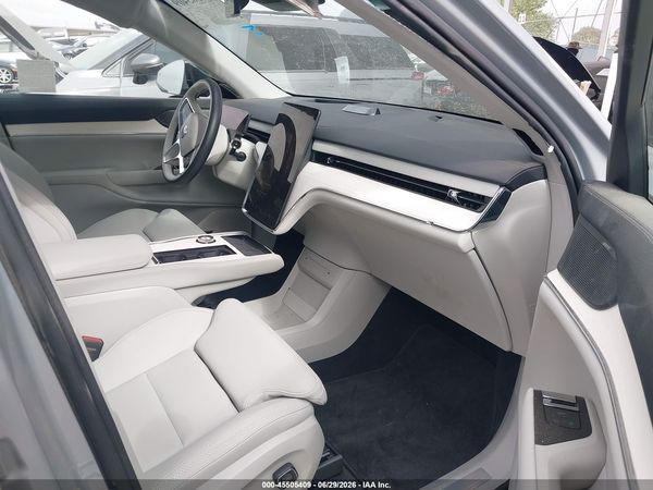 2025 VOLVO EX90