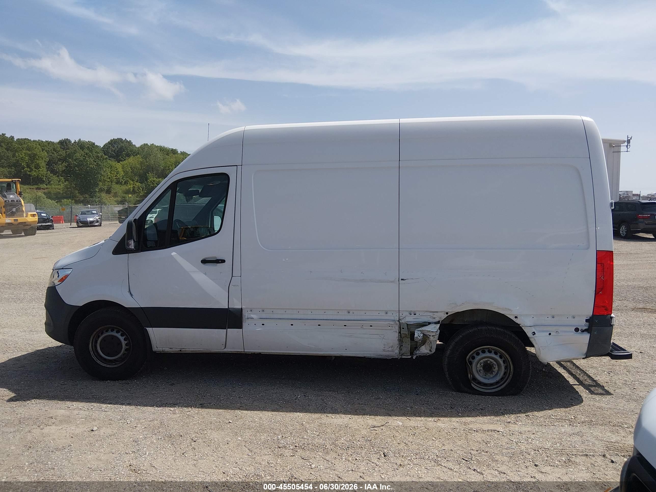 2022 MERCEDES-BENZ SPRINTER 2500 STANDARD ROOF I4