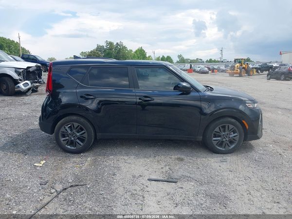 2022 KIA SOUL EX