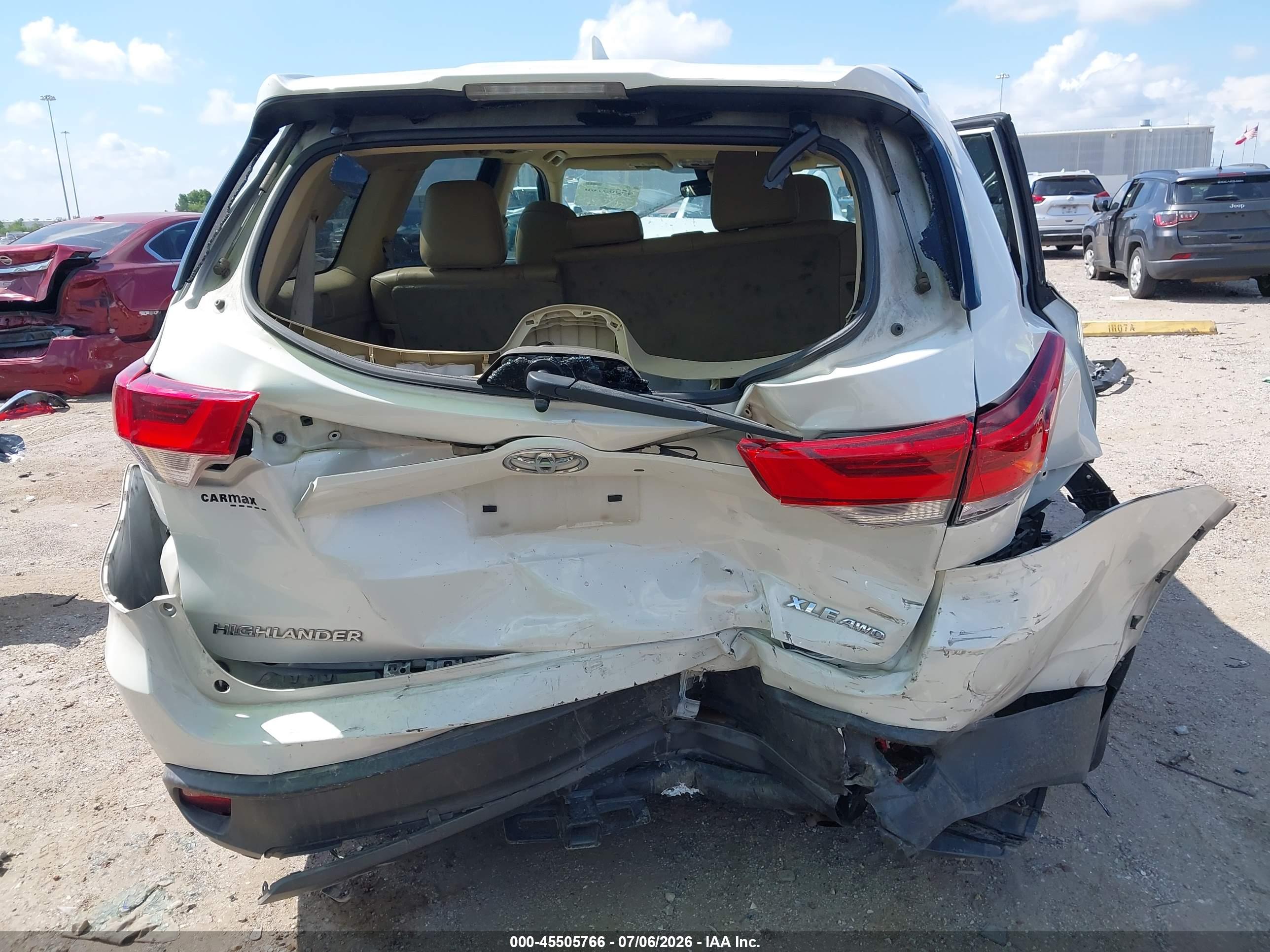 2019 TOYOTA HIGHLANDER XLE