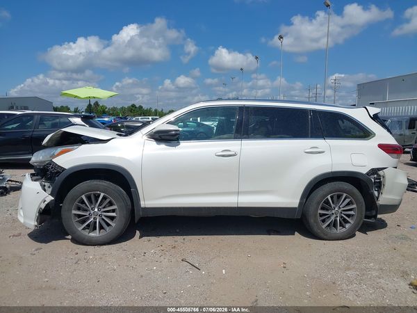 2019 TOYOTA HIGHLANDER XLE