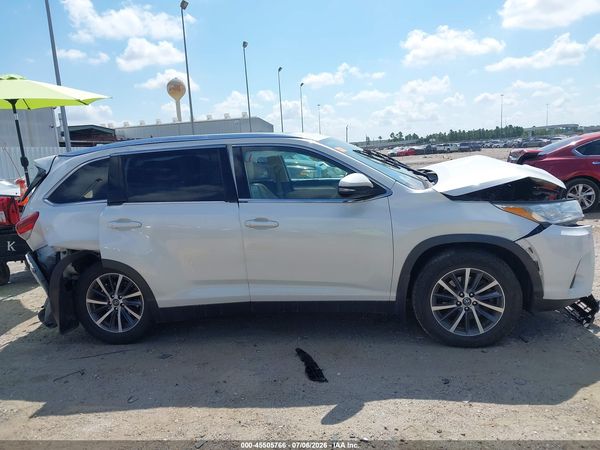 2019 TOYOTA HIGHLANDER XLE