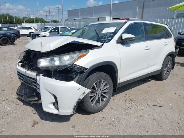 2019 TOYOTA HIGHLANDER XLE