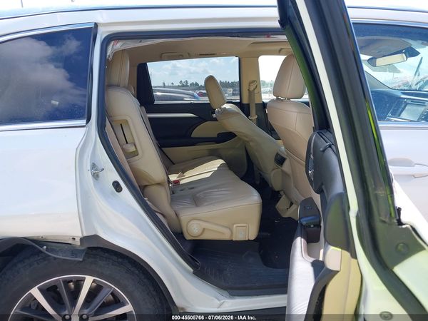 2019 TOYOTA HIGHLANDER XLE