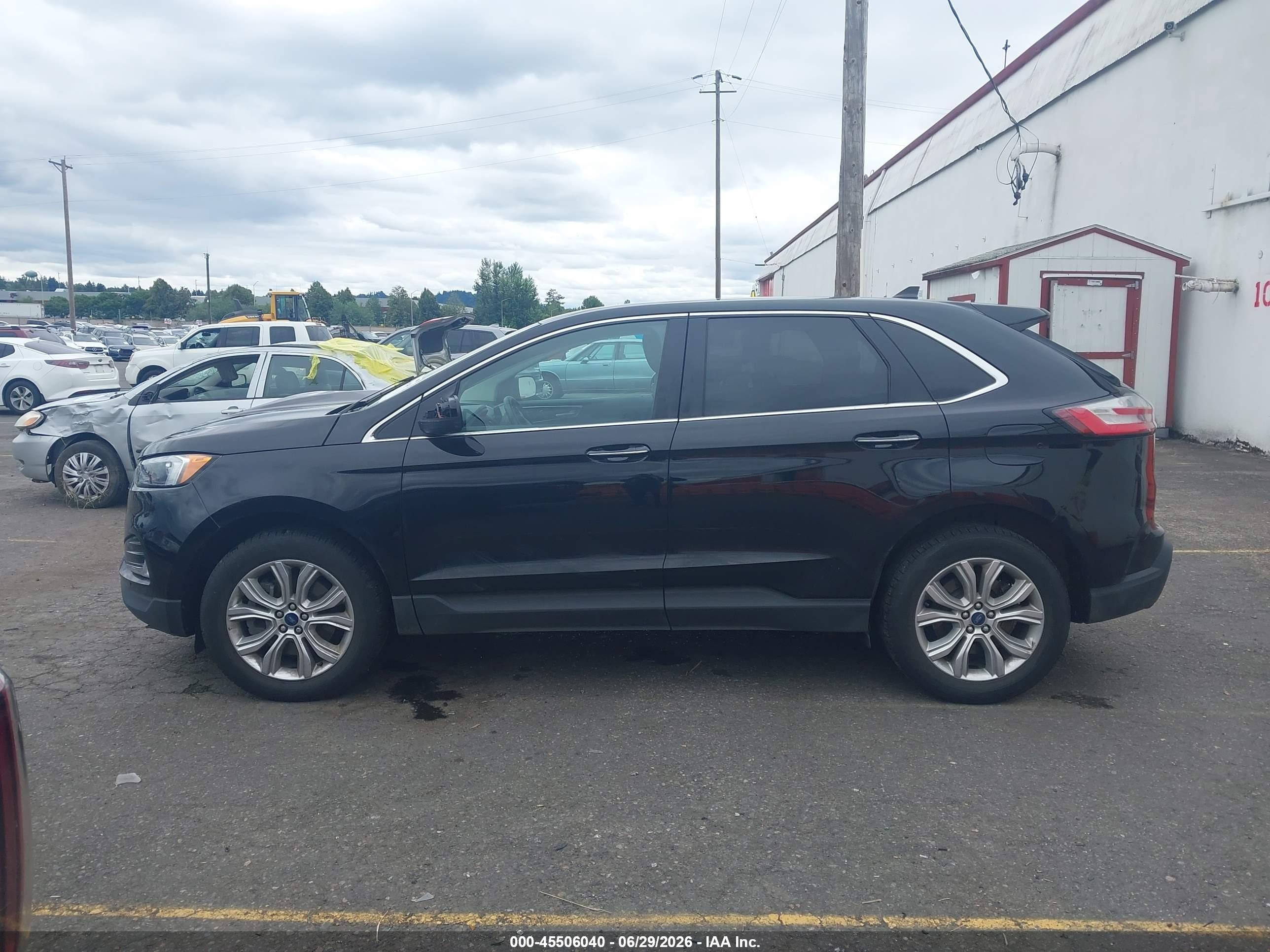 2022 FORD EDGE TITANIUM