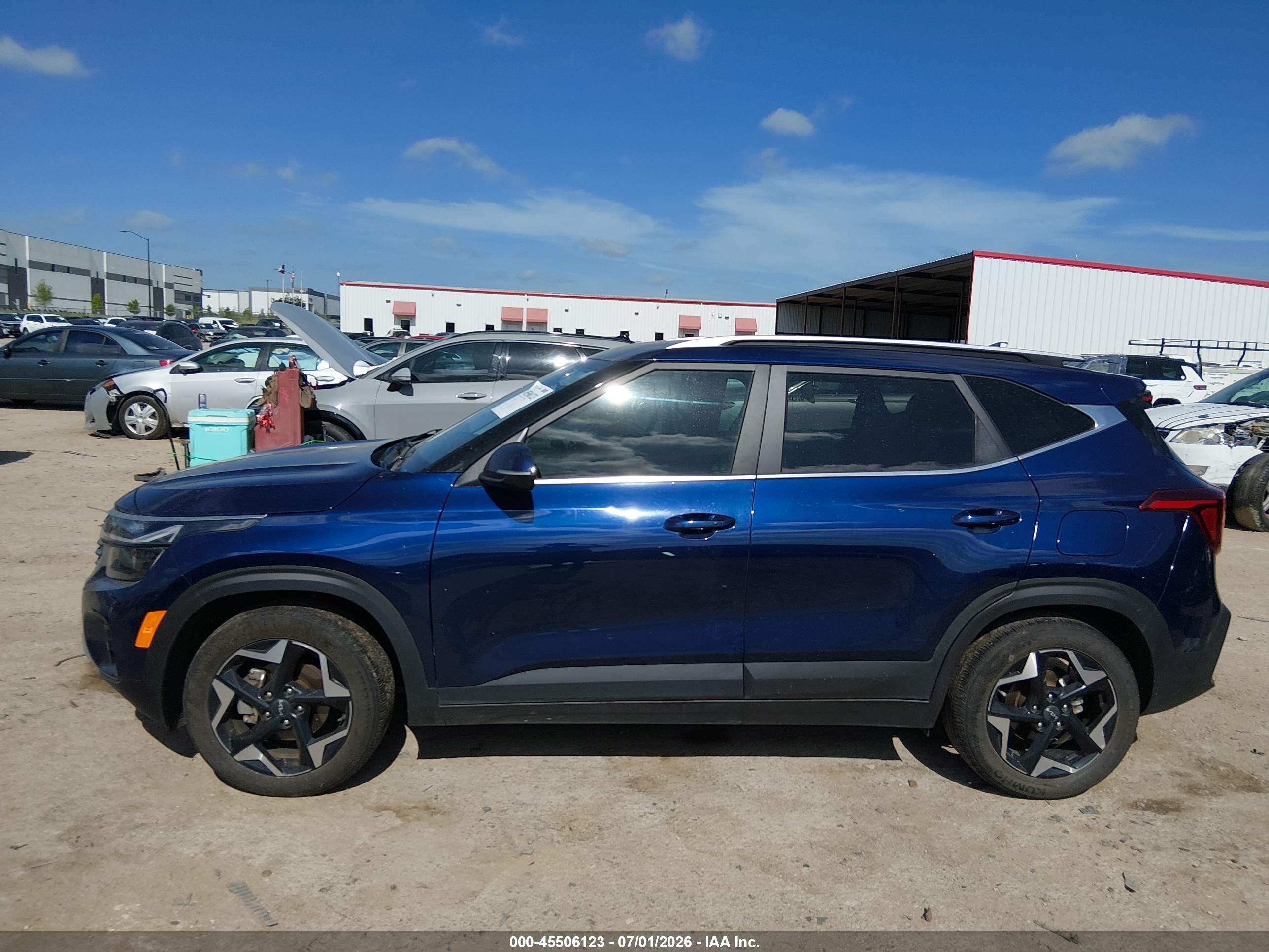 2024 KIA SELTOS EX