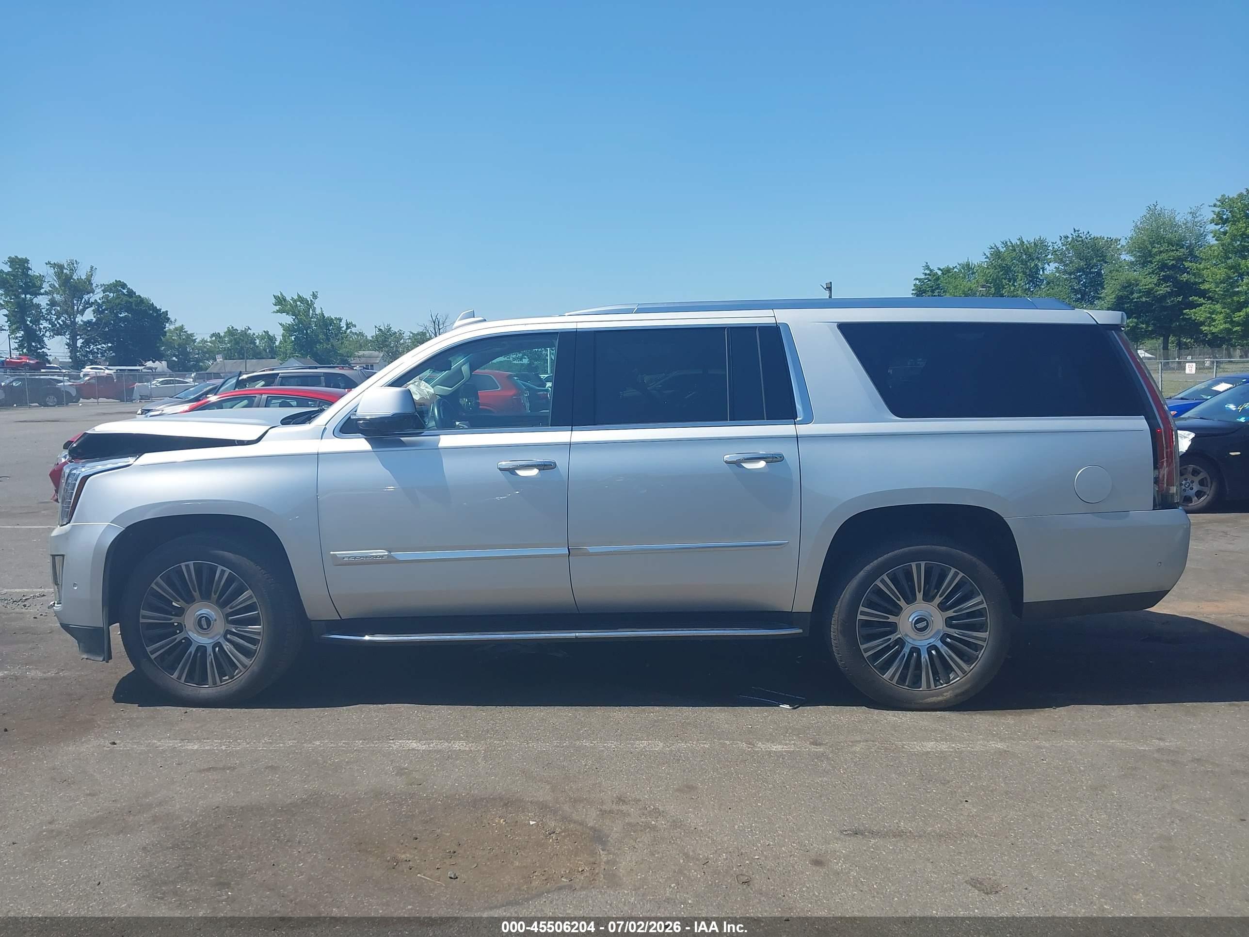 2017 CADILLAC ESCALADE ESV LUXURY