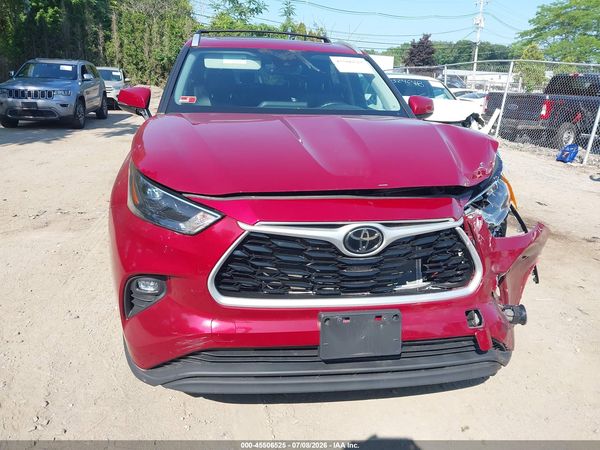2022 TOYOTA HIGHLANDER XLE