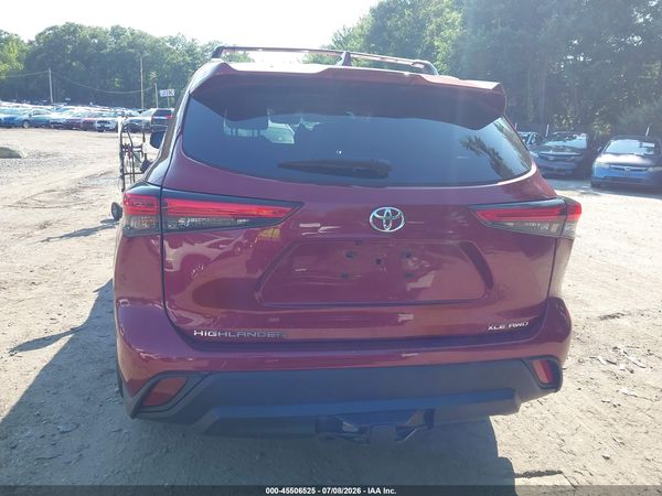 2022 TOYOTA HIGHLANDER XLE