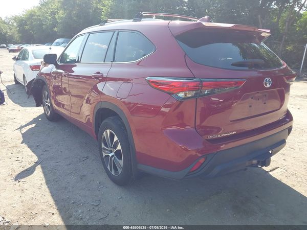 2022 TOYOTA HIGHLANDER XLE